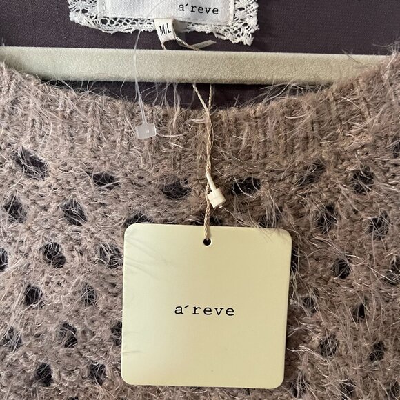 Areve Knit Tan Sweater w/ Shirttail trim Size M/L - Picture 1 of 3